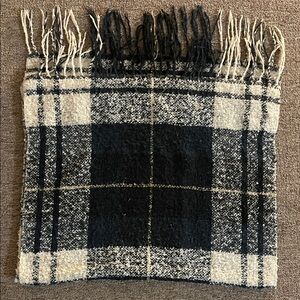 Plaid Black and Cream scarf